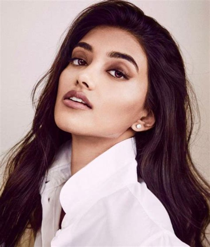 Neelam Gill Height, Weight, Age, Body Statistics Healthy Celeb