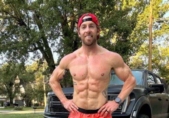 Nick Bare Age, Net Worth, Height, Wife, Kids, Bio