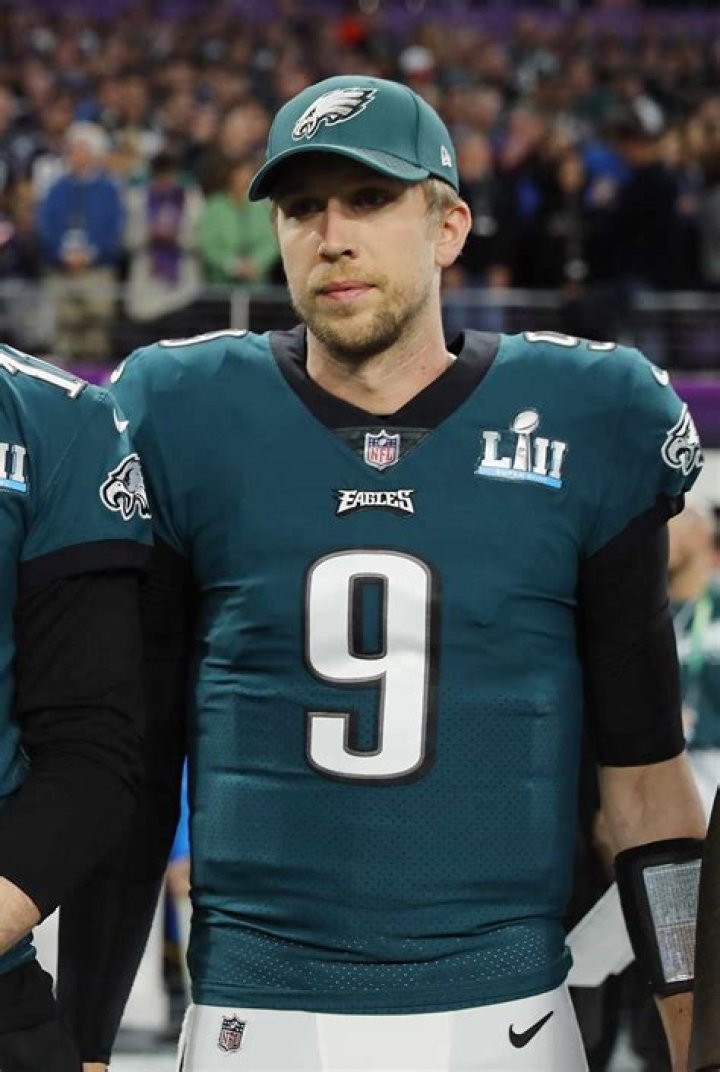Nick Foles' Wife, Tori, Speaks About Disease & Health