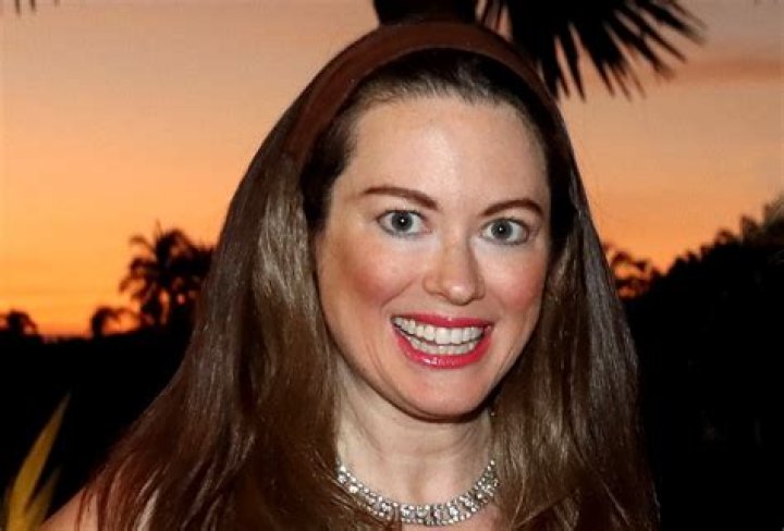 Noelle Dunphy Age, Wiki, Husband's Name, Parents, Siblings, Kids, Net