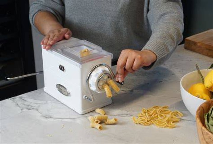 Noodlecraft Pasta extruder, Pasta, Sbs food