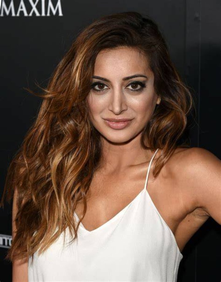 Noureen DeWulf's Feet