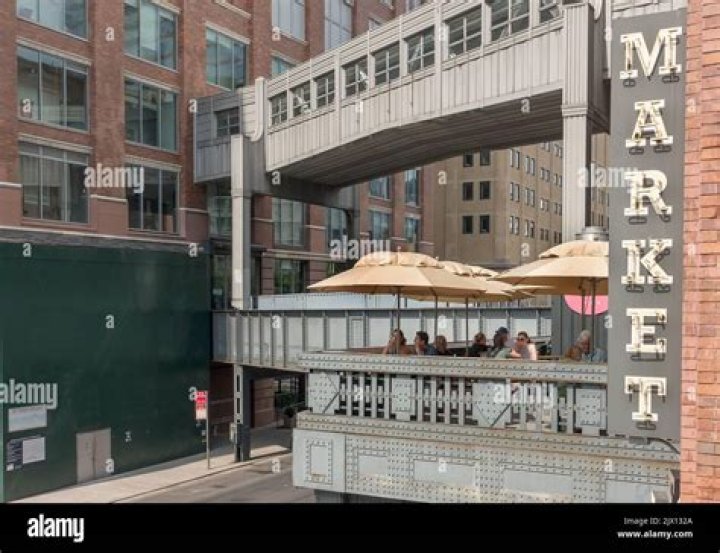 Nyc lunch market hires stock photography and images Alamy