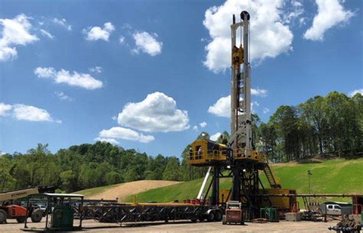 Oilfield Well Drilling Rig Crown Block stationary 134885 lbf