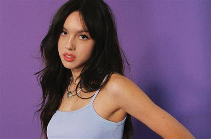 Olivia Rodrigos Sour Spends Fourth Week at No. 1 on Billboard 200