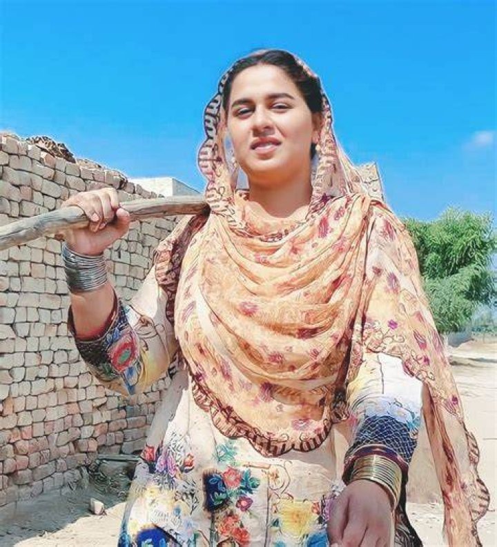 Pakistani Video maker Aliza Sehar Famed Face
