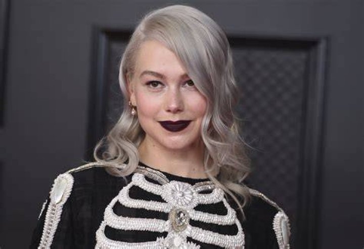 Phoebe Bridgers doesn&rsquo;t believe straight people exist &lsquo;I don&rsquo;t believe