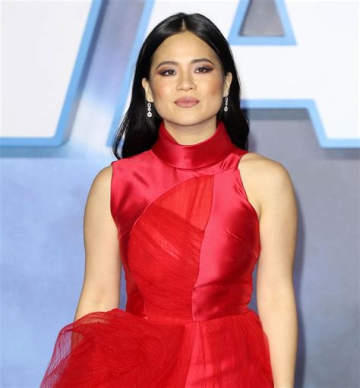 Photo kelly marie tran replaced cassie steele in raya 12 Photo