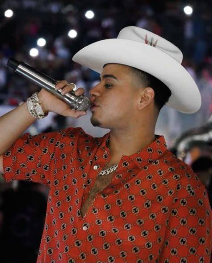 Pin de Cecilia en Jop Famosos divertidos, Banda y corridos, Descargar