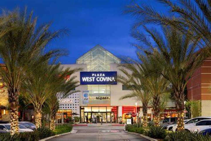Plaza West Covina Pacific Retail Capital Partners