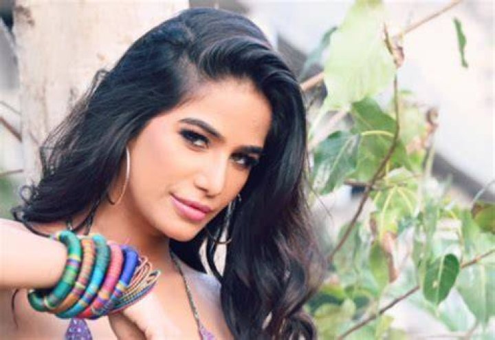 Poonam Pandey ============================ MEGA LINK TUTORIA Only