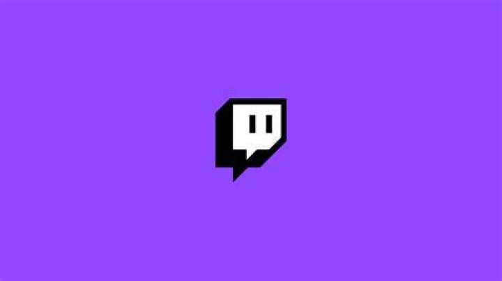 Q&A With Twitch's Alex & Andrea Botez (BotezLive) Streamer Bowl IV