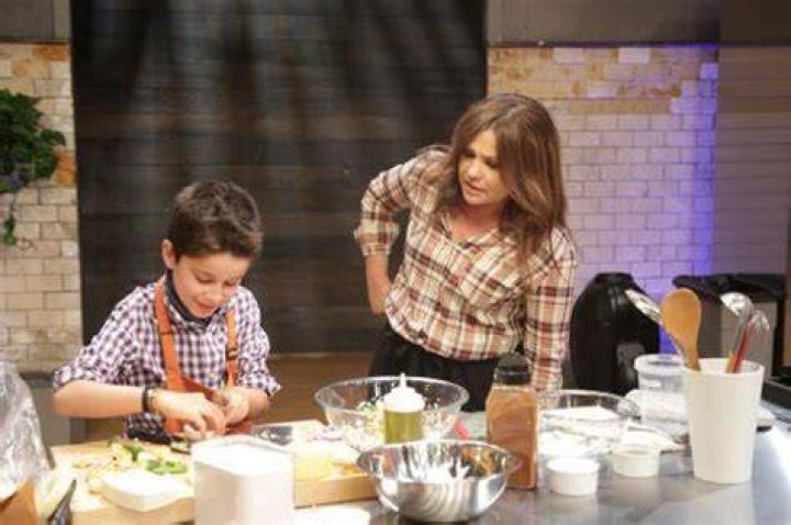 Rachael Ray Mentors Eight Talented Kid Chefs As They Compete On Food