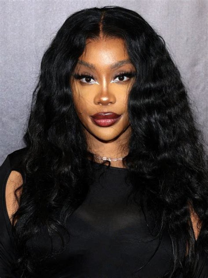R&B Singer SZA Claims Her Body Is NATURAL No BBL . . . Just Yams