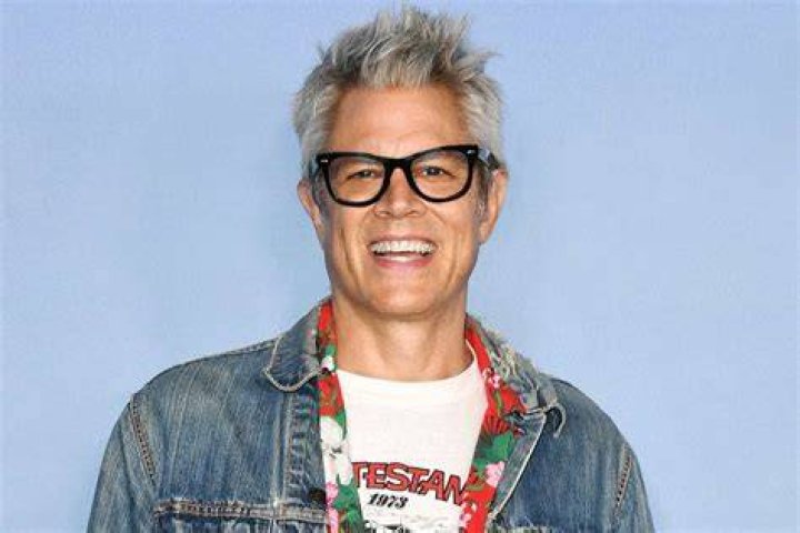 Reacts to Johnny Knoxville Dressing Like Steve Harvey on