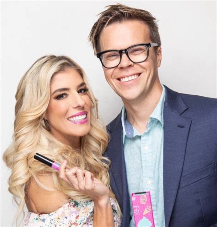 Rebecca Zamolo- Age, Net Worth, Height, Husband, Nationality |