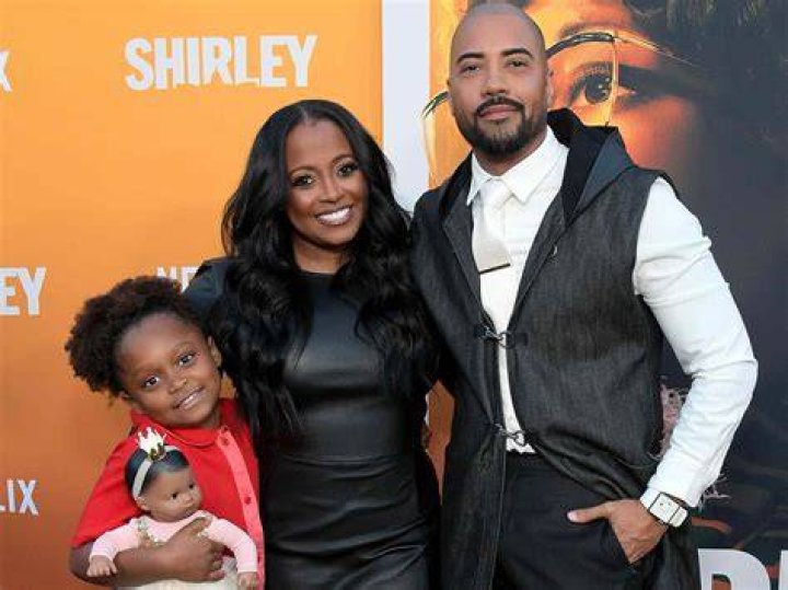 RiffVib | Keshia Knight Pulliam Biography