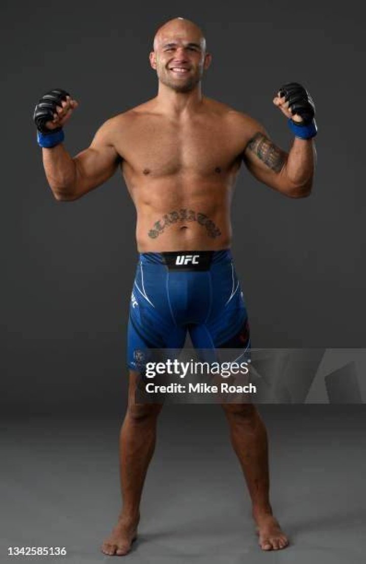 Robbie Lawler's Wiki Net Worth,Wife,Tattoo,Son,Brother,Father,Car,Diet