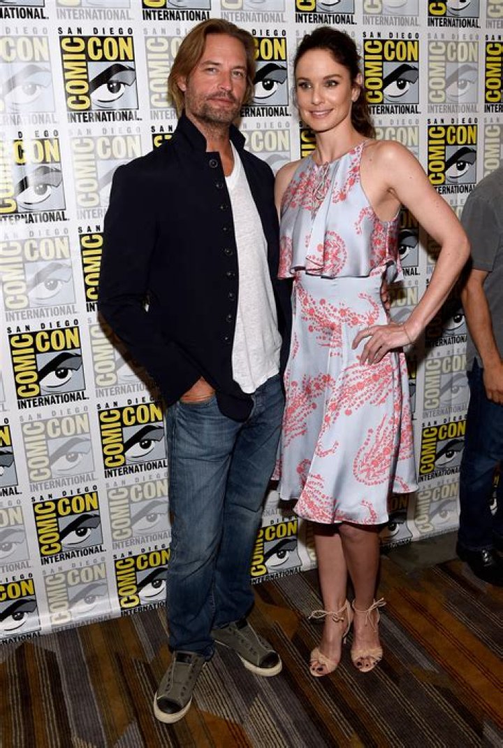 Sarah Wayne Callies Biography, Family, Profession, Husband, Salary, Height