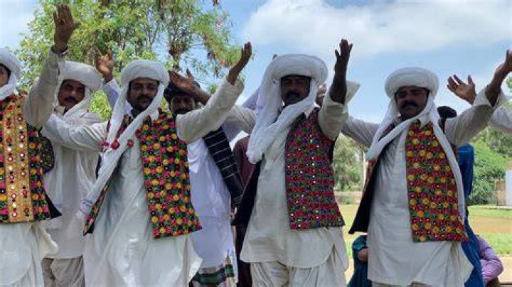 Saraiki jhumar saraiki cultural dance YouTube
