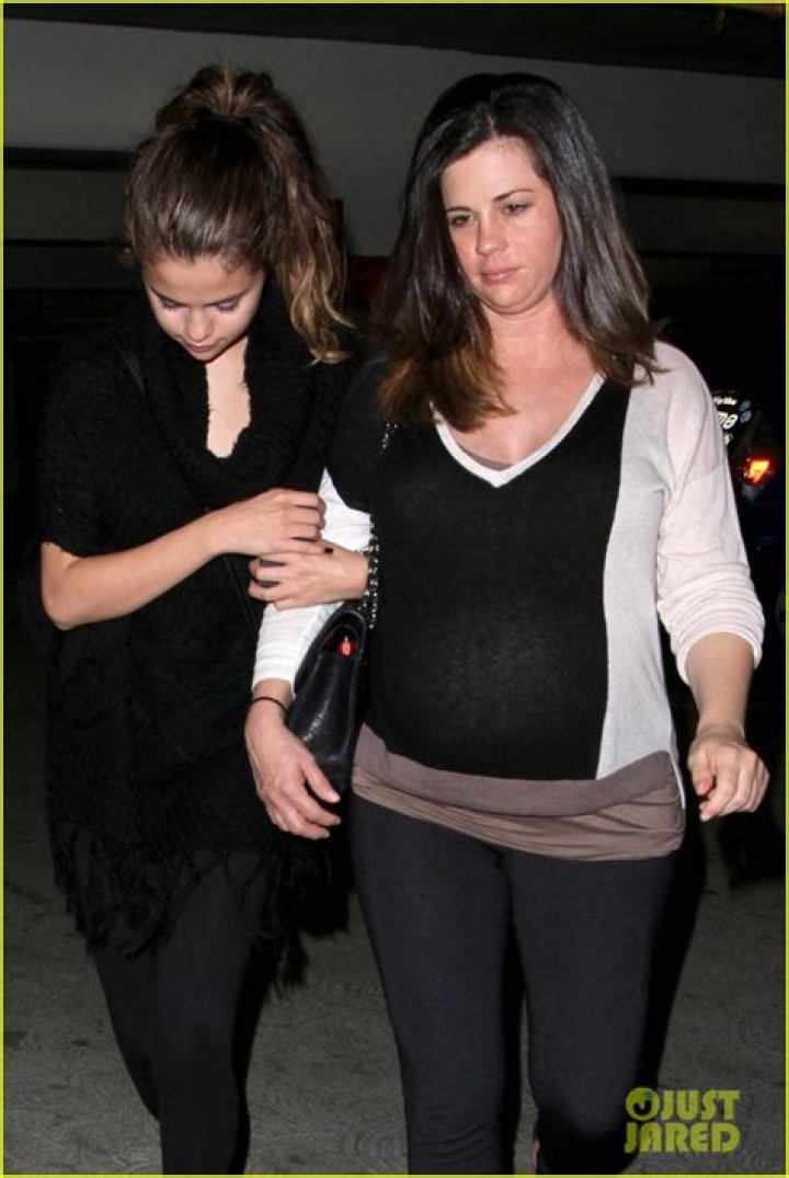 Selena Gomez Mom Pregnant &mdash; Mandy Teefey Expecting Her Second Child