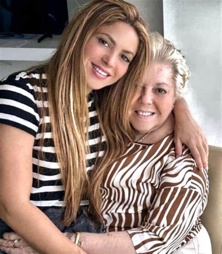 Shakira con su madre Nidia del Carmen Ripoll Torrado y Guest Shakira es