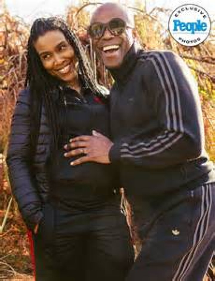 Singer Kem Reveals He's A Married Man And Shares A Glimpse Of His Maui