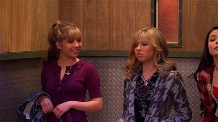 Sisters mccurdy, Melanie