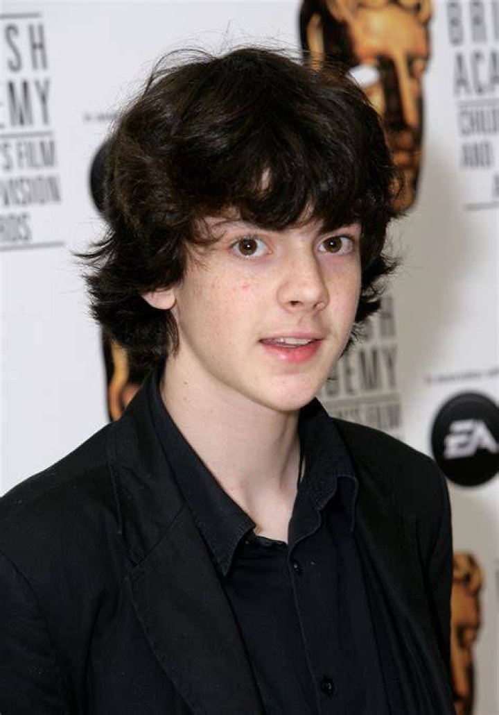 Skandar Keynes Age, Height, Net Worth, Wife, Girlfriend, Parents, Siblings