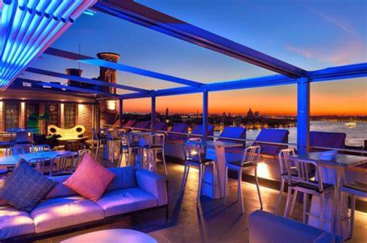 Skyline Rooftop Bar Bar Review Cond&eacute; Nast Traveler