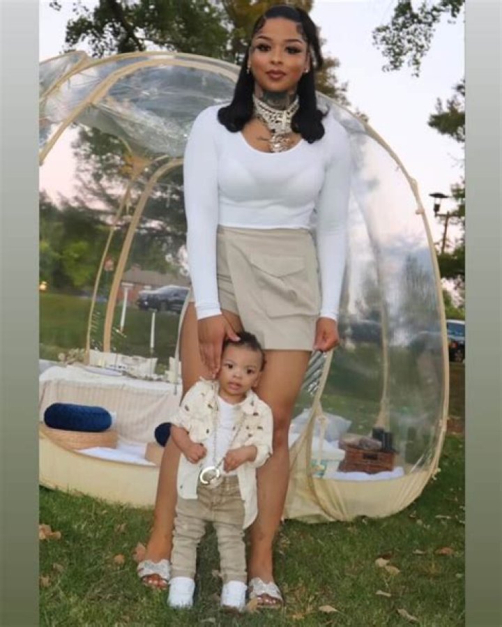 Son, baby name, age, height, father, Instagram