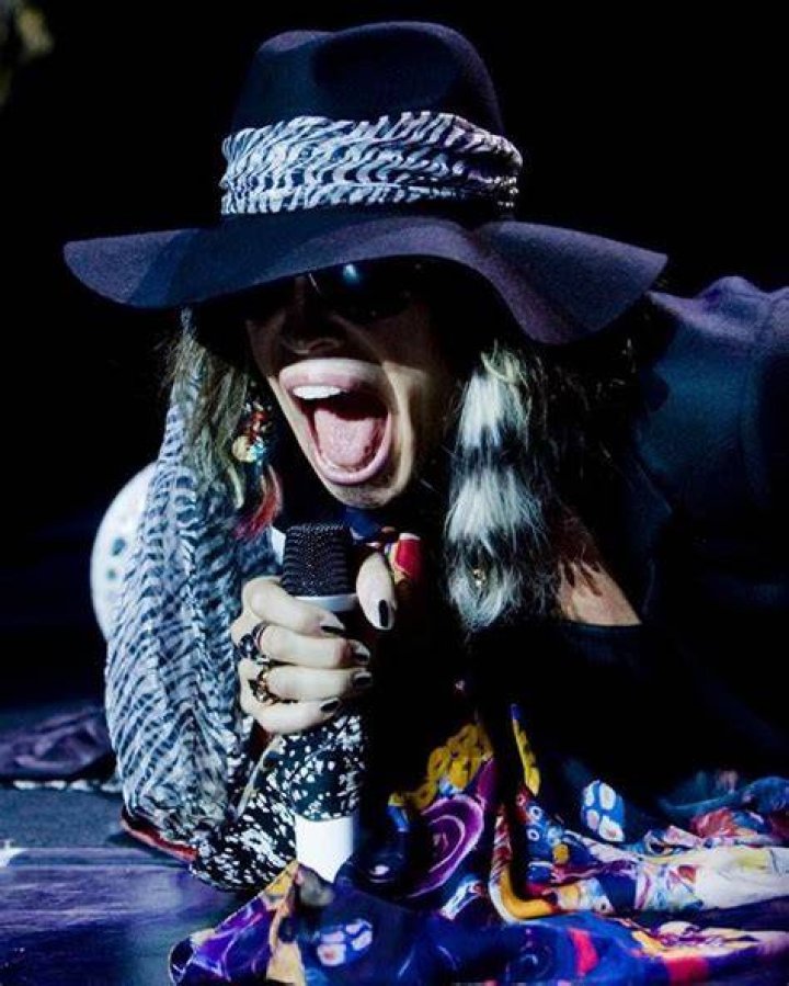 Splash Steven Tyler's "squished" toes and other weird celeb body parts