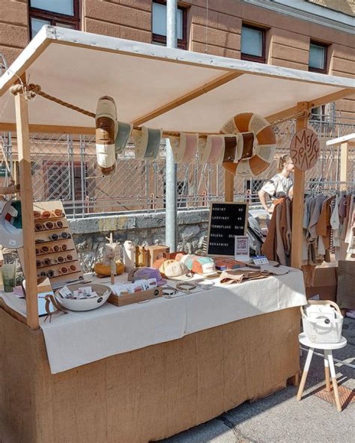 STALLS