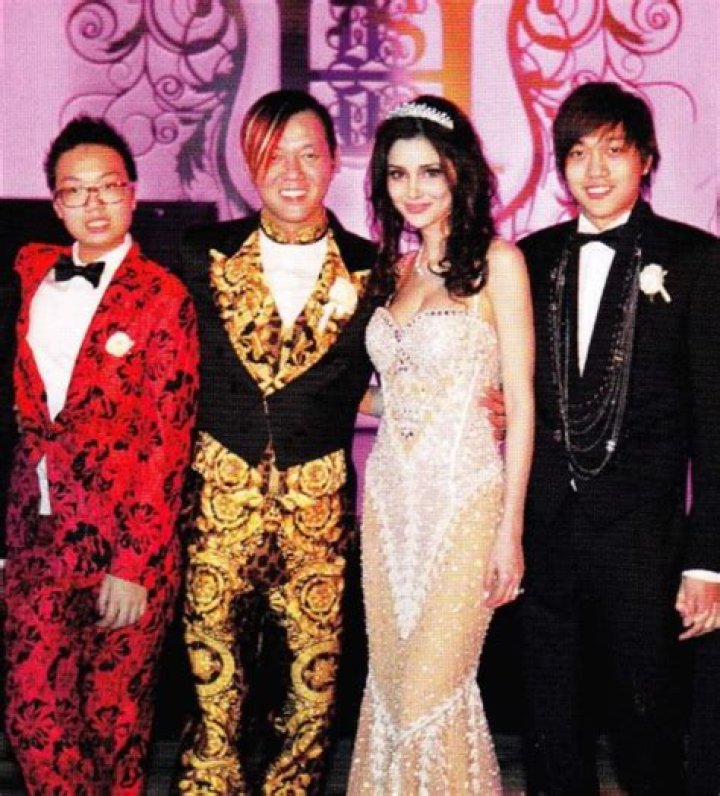 Stephen Hung, His Wife Deborah, And Their Children