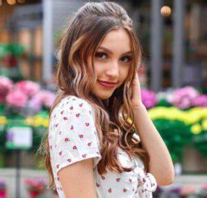 Sydney Serena Bio, Age, Height, Net Worth, Boyfriend, Dating