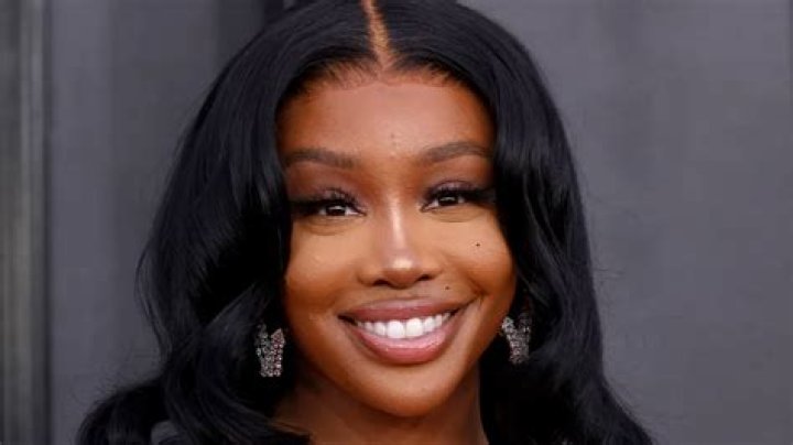 SZA Biography Age, Height, Real Name, Net Worth, Merch, Parents
