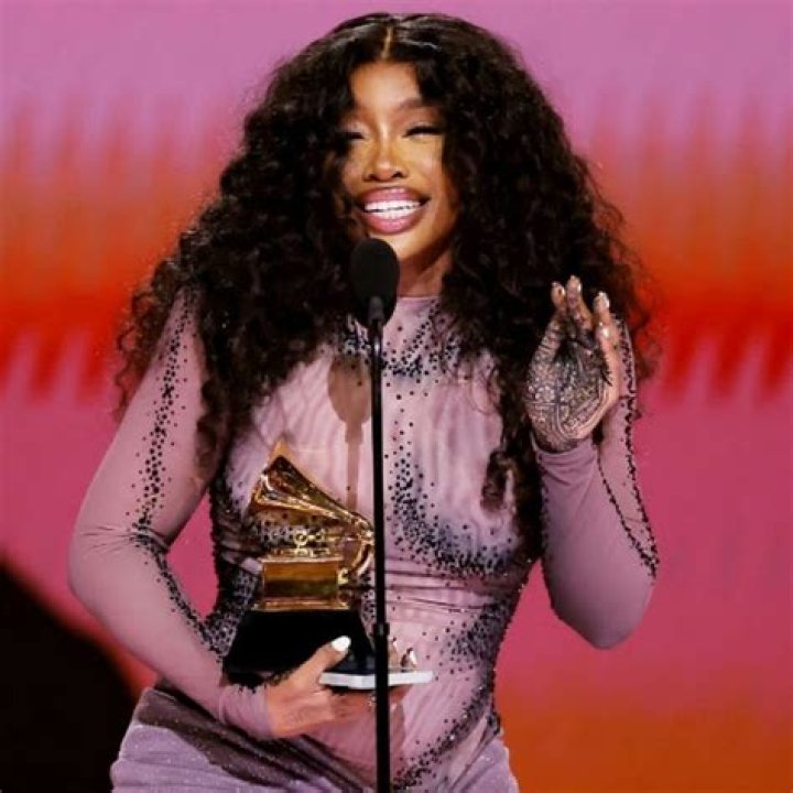 SZA invites fans to &ldquo;cry, laugh and talk&rdquo; on new hotline Singer