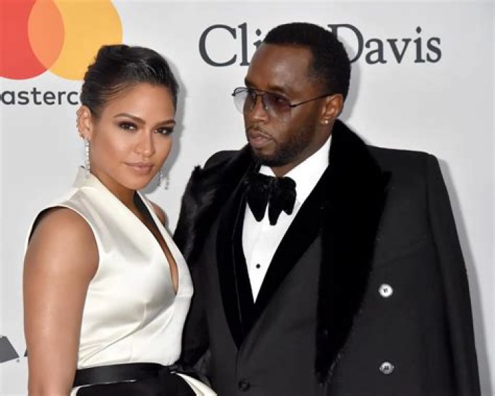 Tag Cassie and Diddy &mdash; Thedistin