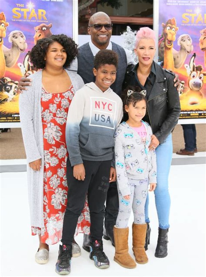 TERRY CREWS AND FAMILY AT WALL E PREMIERE Celebrity families, Black