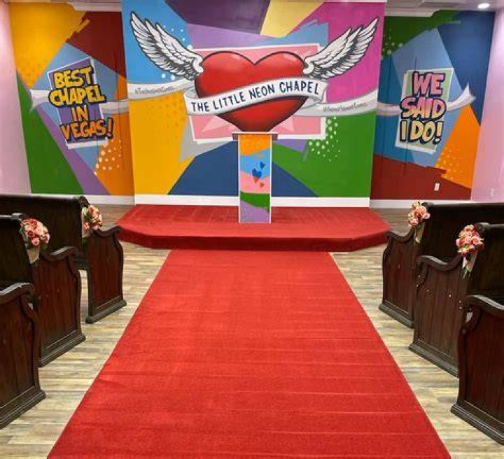 The Little Neon Chapel 39 Weddings Las Vegas