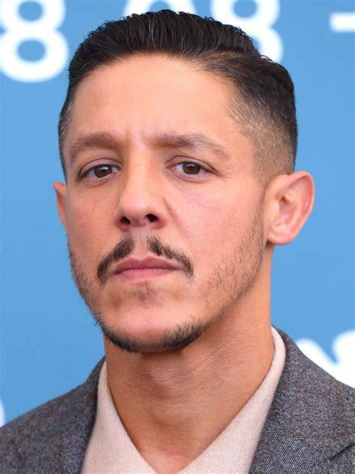 Theo Rossi Biography, Ethnicity, Height, Wife, Age, Parents, Family