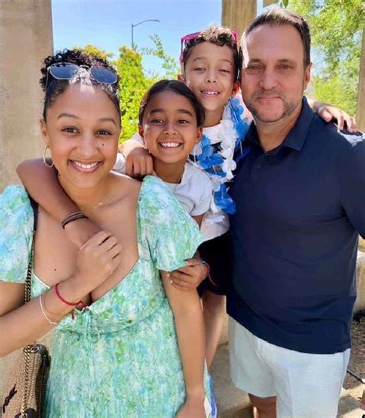 Tia Mowry and her Brothers 🇧🇸🇺🇸 Leather dress outfit, Celebrity