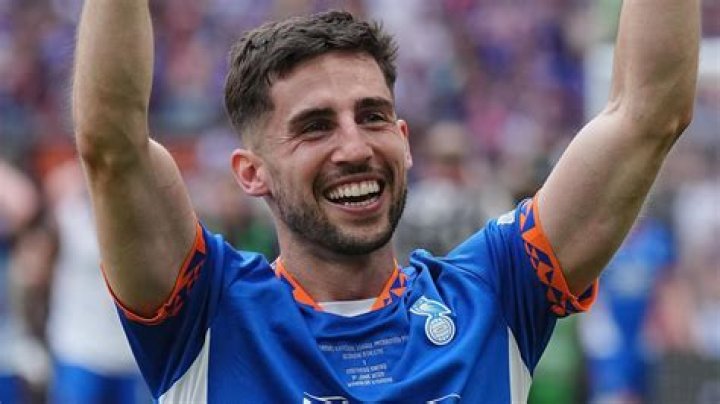 Tom Pett resigns with Stevenage News Stevenage Football Club