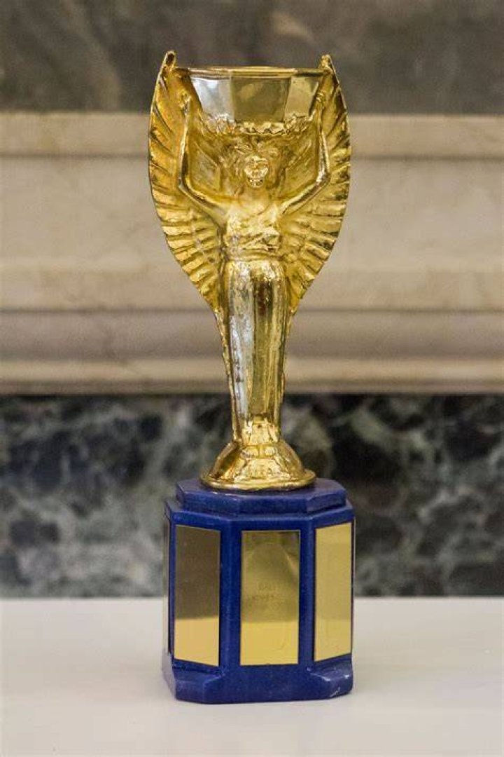Trofeo del mundial la historia de la Copa del Mundo Architectural Digest