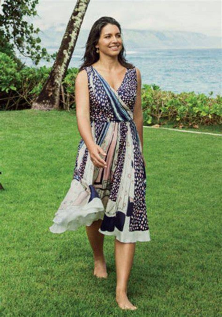 Tulsi Gabbard In Waikiki Tulsi, Surf girls, Hawaii pictures