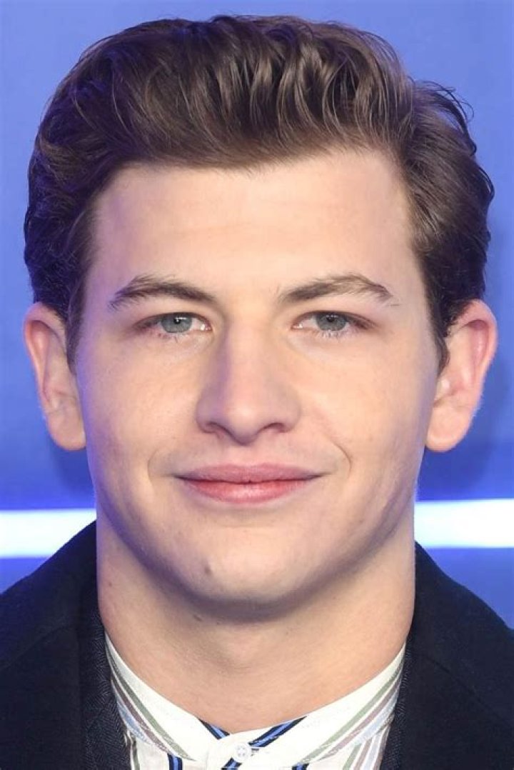 Tye Sheridan's Net Worth, Height, Girlfriend, Parents, Wiki. Gay?