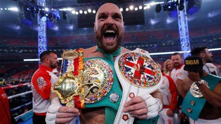 Tyson Fury's wife Paris pregnant as couple set to sixth child