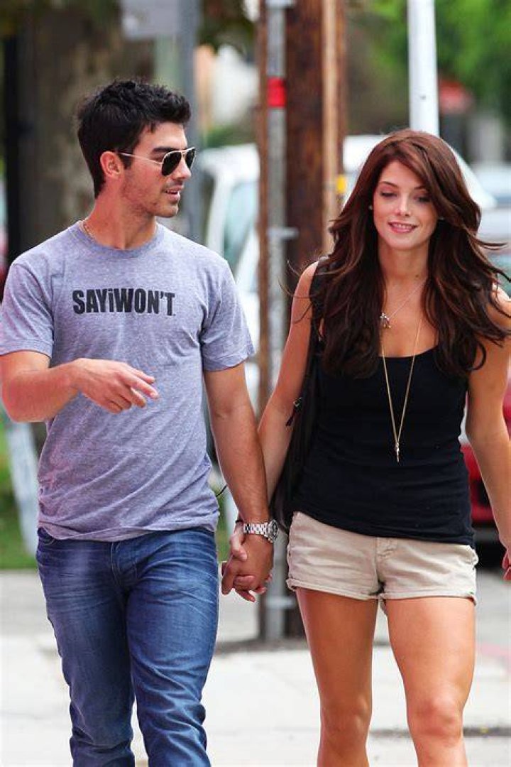 Uncovering The Truth Behind Joe Jonas And Ashley Greene's Relationship: Exclusive Insights