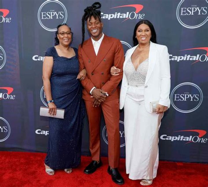 Unveiling The Power Of DeAndre Hopkins' Mom: A Mother's Unwavering Influence
