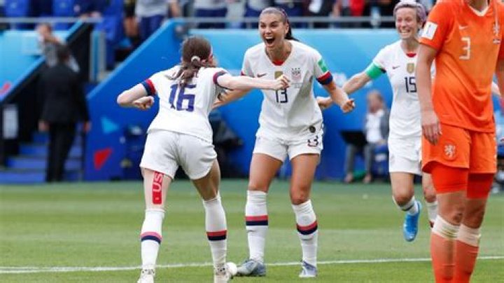 USWNT Icon Alex Gives Her Flowers to Serena Williams and Allyson